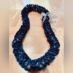 NWOT Graduation Lei Handmade Navy Blue & Silver Plumeria Spiral Satin Ribbon Lei
